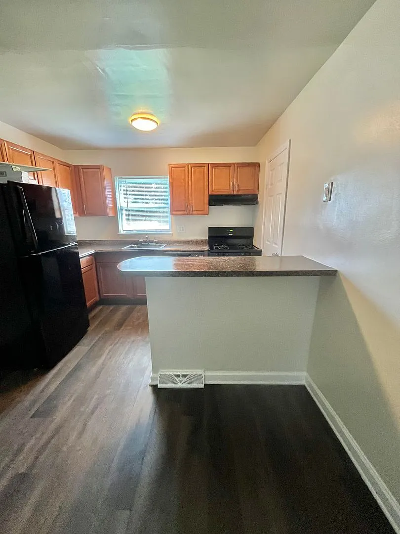 Tiffany Estates Apts — Photo 3
