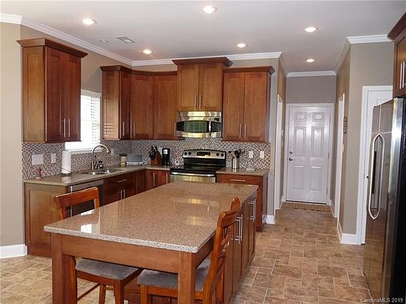 2nd image of 2801 Ezra Ct