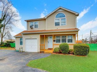 702 Little East Neck Rd, West Babylon, NY 11704