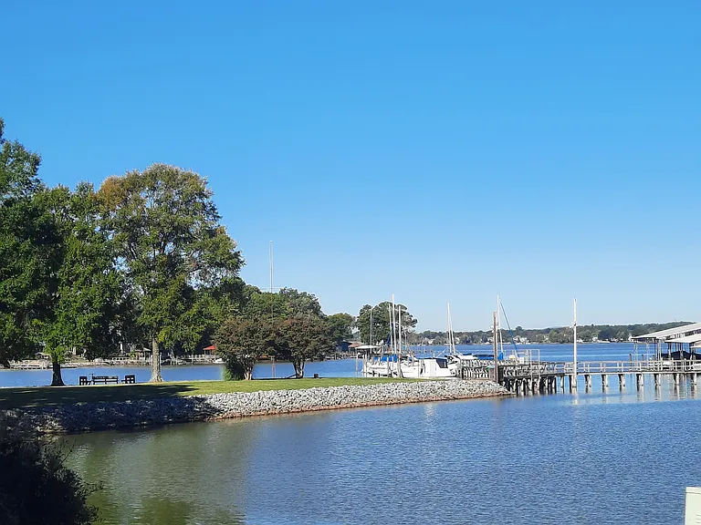 7505 Mariner Cove Dr — Photo 3