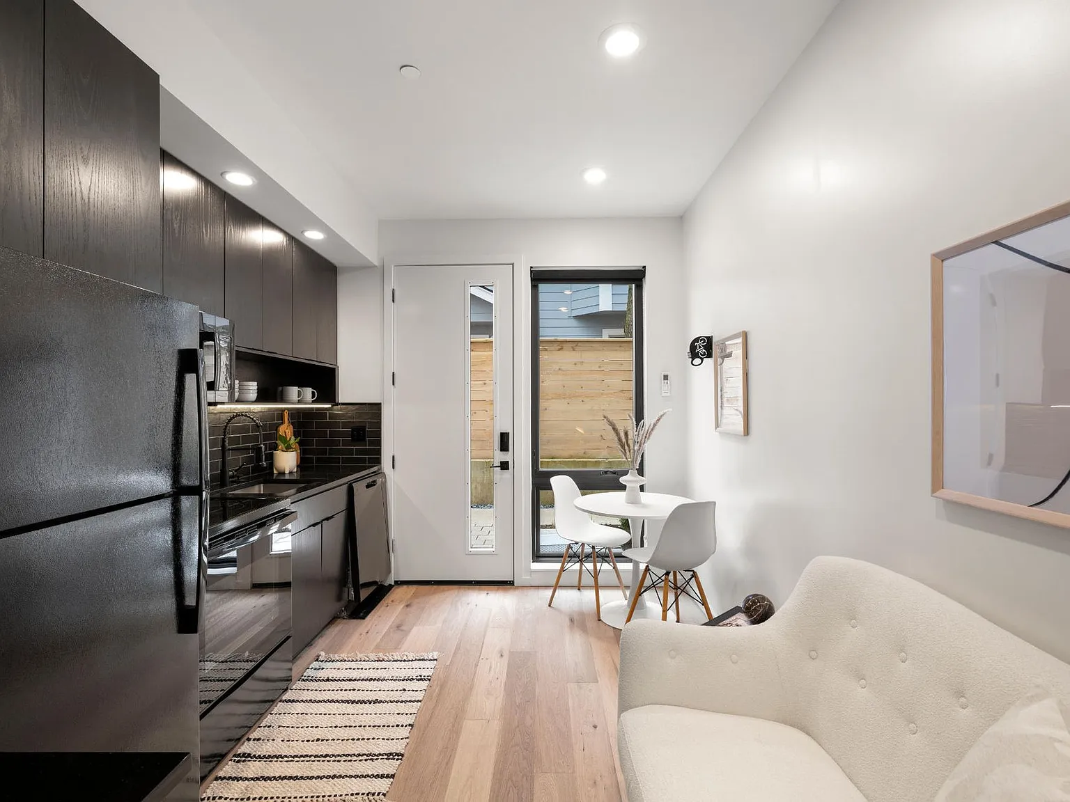 1825 N Rosa Parks Way — Photo 4