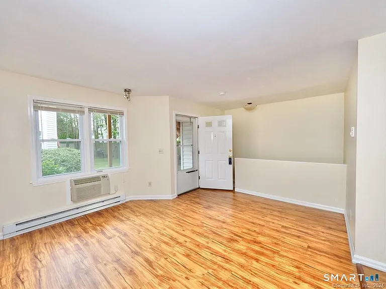 25 W Main St #8 — Photo 8
