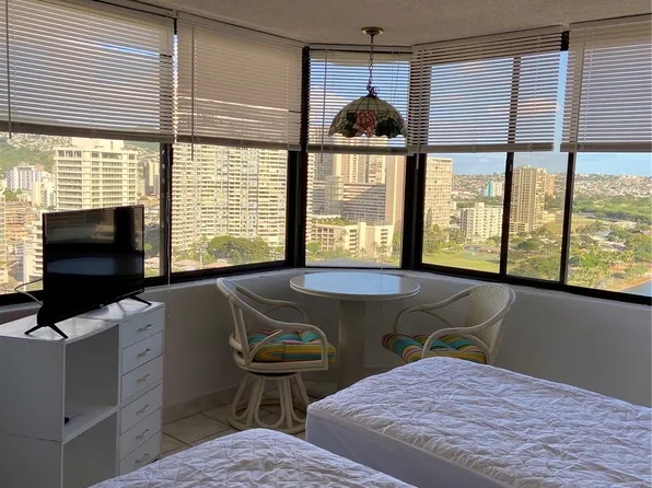 444 Niu St APT 2311, Honolulu, HI 96815