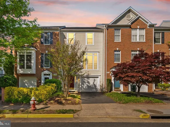4127 Fairfax Center Creek Dr, Fairfax, VA 22030