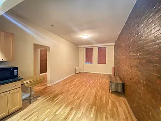 Rented by Best Apartments North Inc