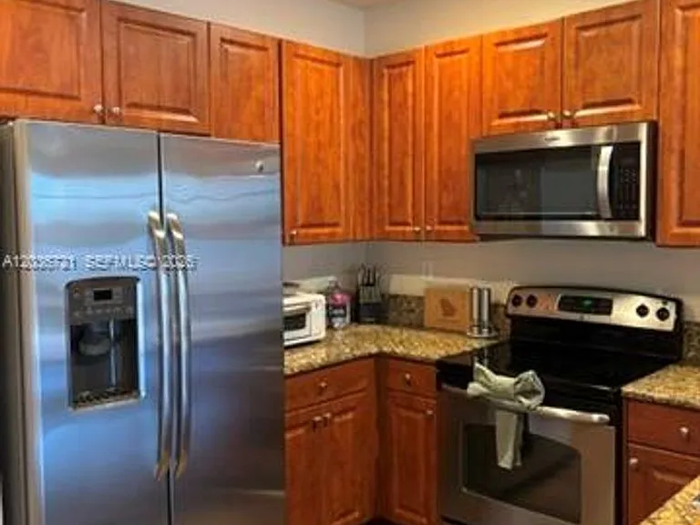 211 Las Brisas Cir #TH — Photo 6