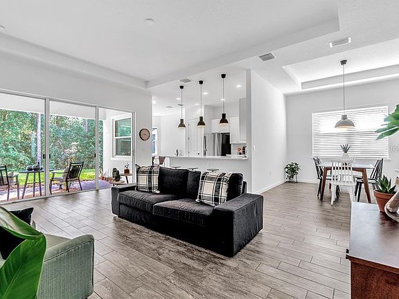 4th image of 914 Victoria Hills Dr S