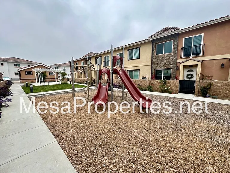 16408 Valencia Ave #311 — Photo 39