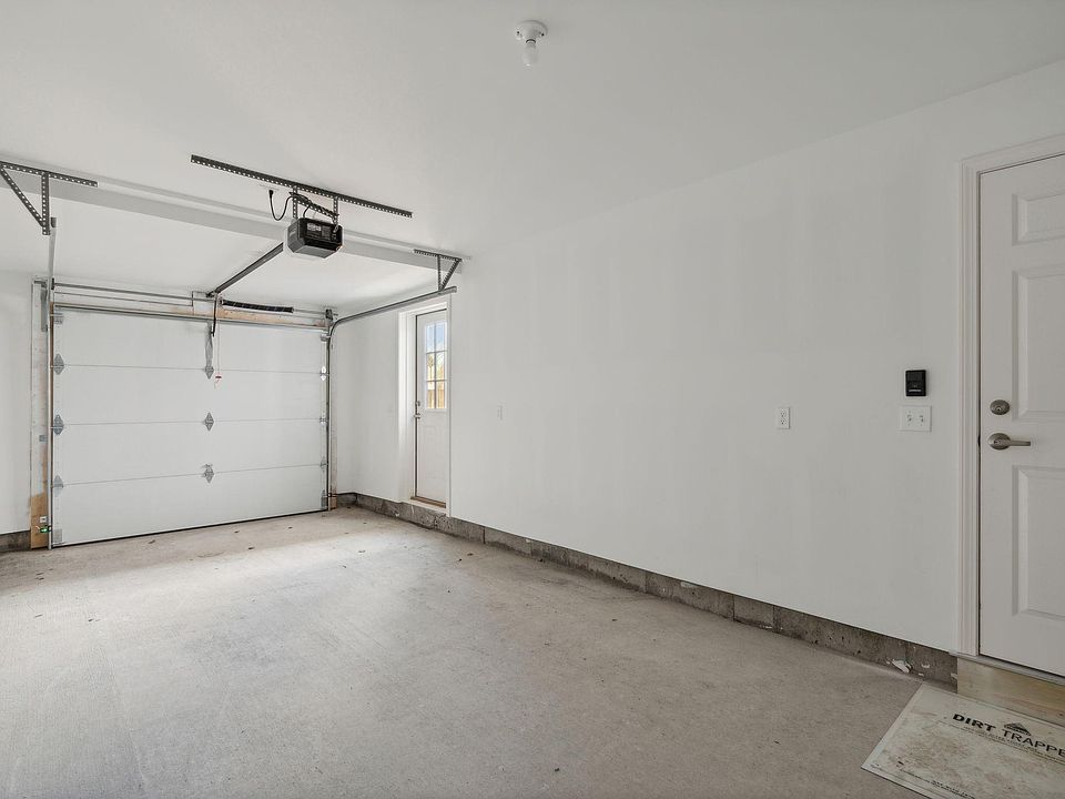 Private garage!
