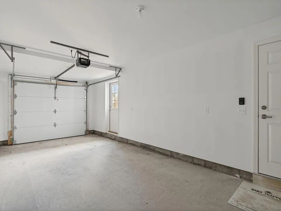 Private garage!