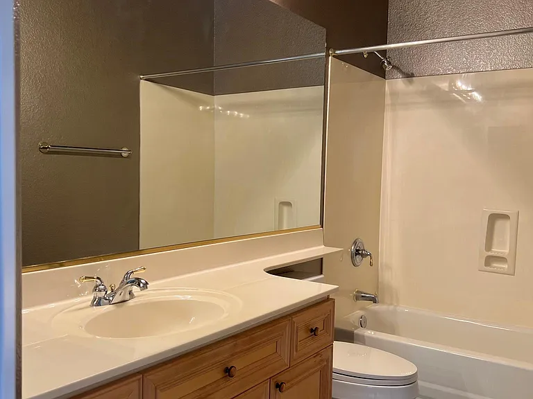1695 E Monterey St — Photo 7