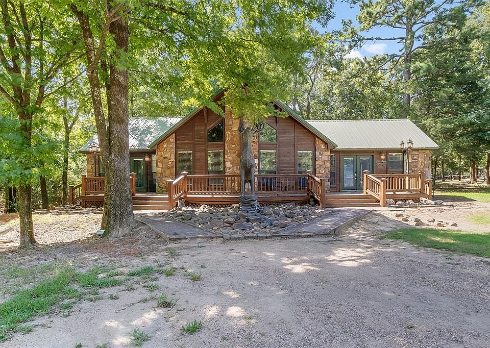 1st image of 20 Woodland Cir