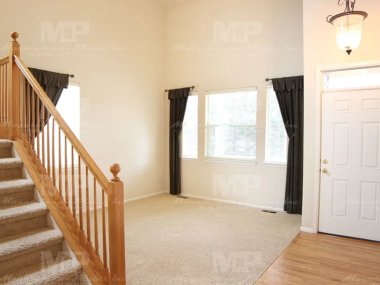 3826 Eclipse Ln — Photo 2