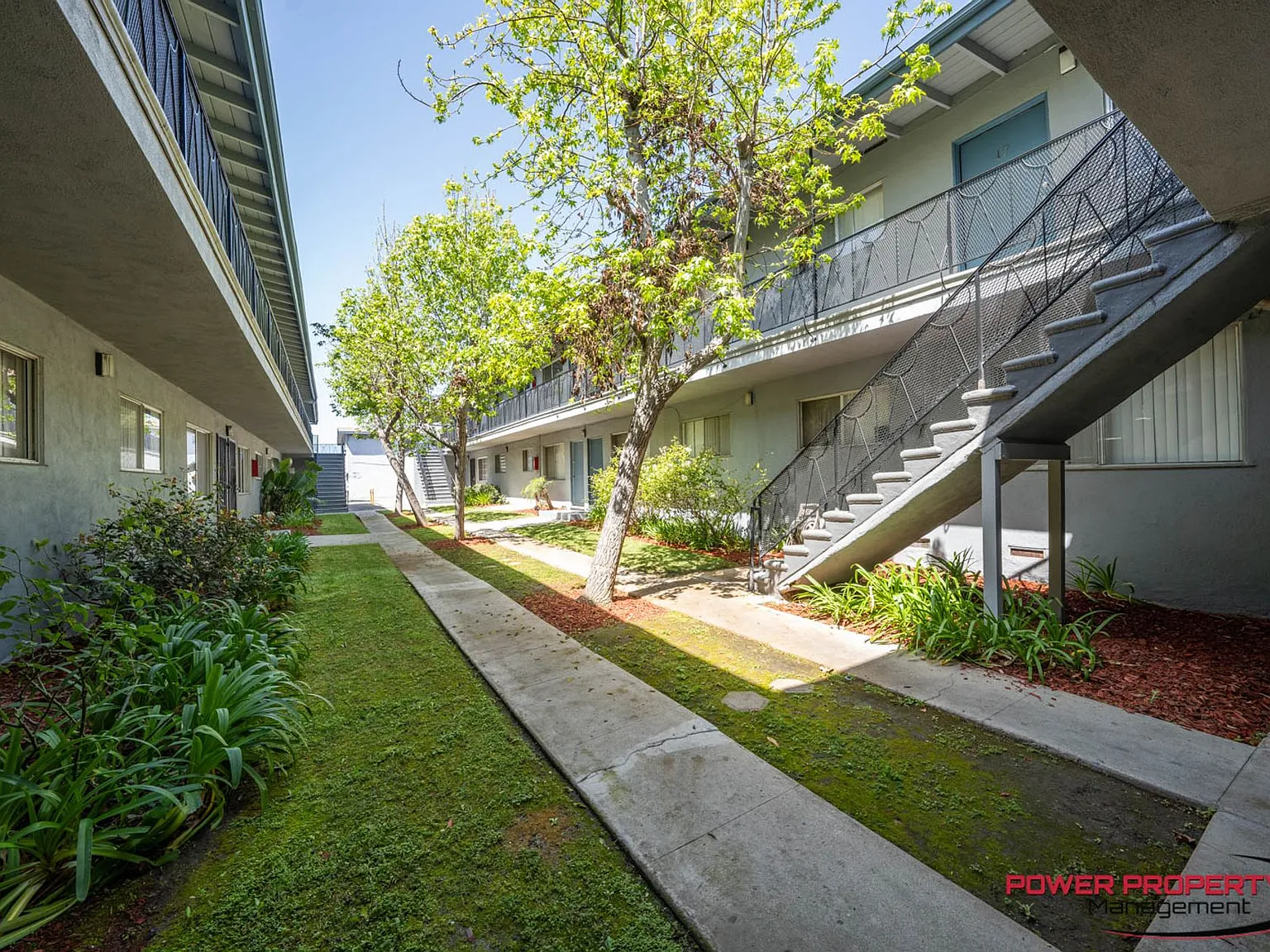 821 N Eucalyptus Ave ( 216 W Plymouth St ) — Photo 4