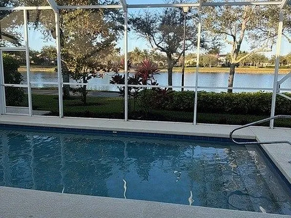 8018 Valentina Ct, Naples, FL 34114