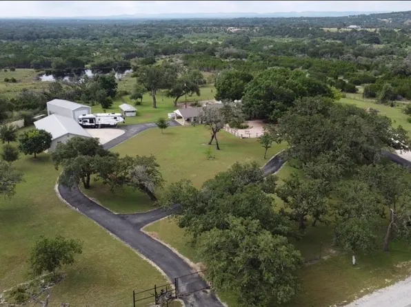 767 Happy Hollow Dr, Bandera, TX 78003