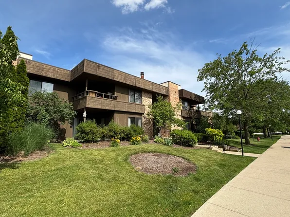 1365 N Sterling Ave #208B, Palatine, IL 60067