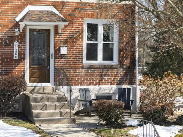 200 Willowbrook Ave, Folsom, PA 19033