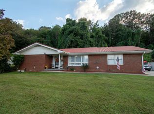 74 E Tennessee Ave, Mc Caysville, GA 30555