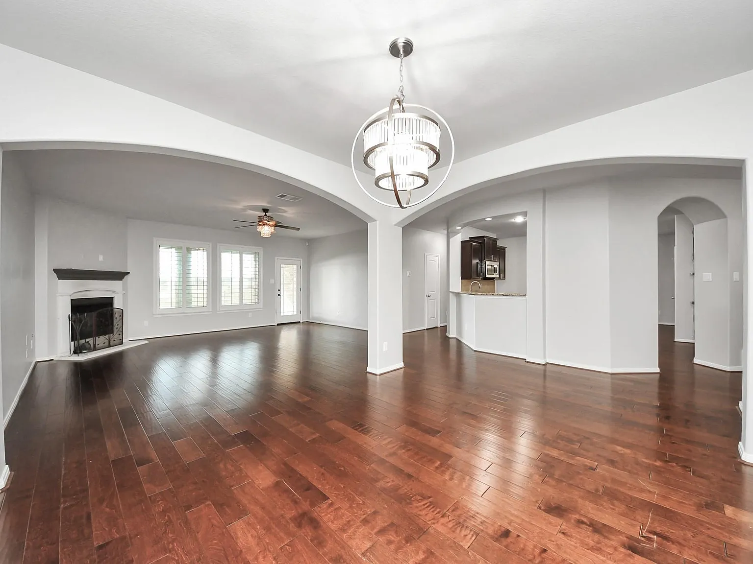 4 bed, 3.5 bath, 2973 sqft, $2,950 — Photo 3