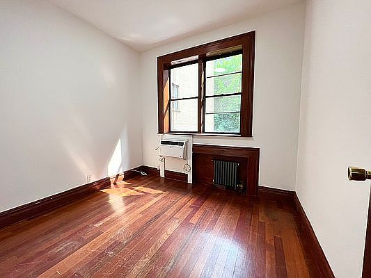 5th image of 502 E 89th St APT 2C