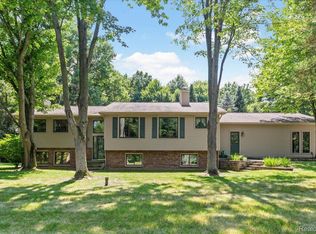4760 Oak Ridge Trl, Oxford, MI 48371