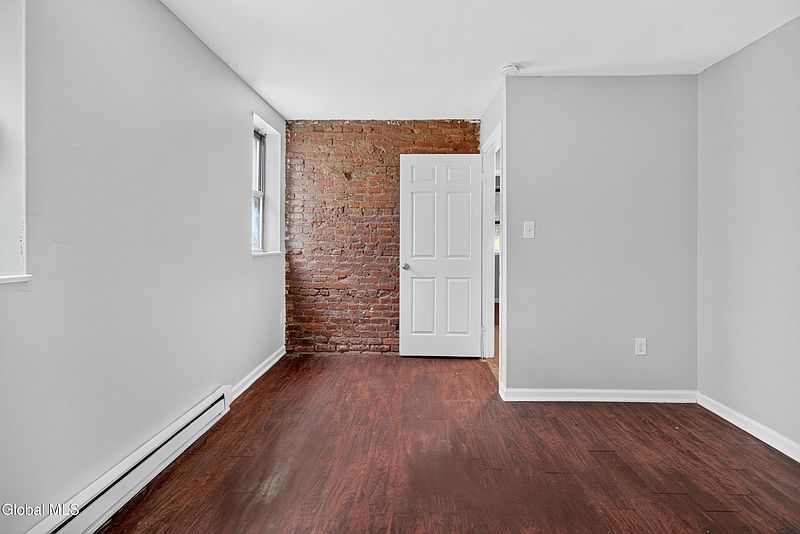 4th image of 118 2nd Street