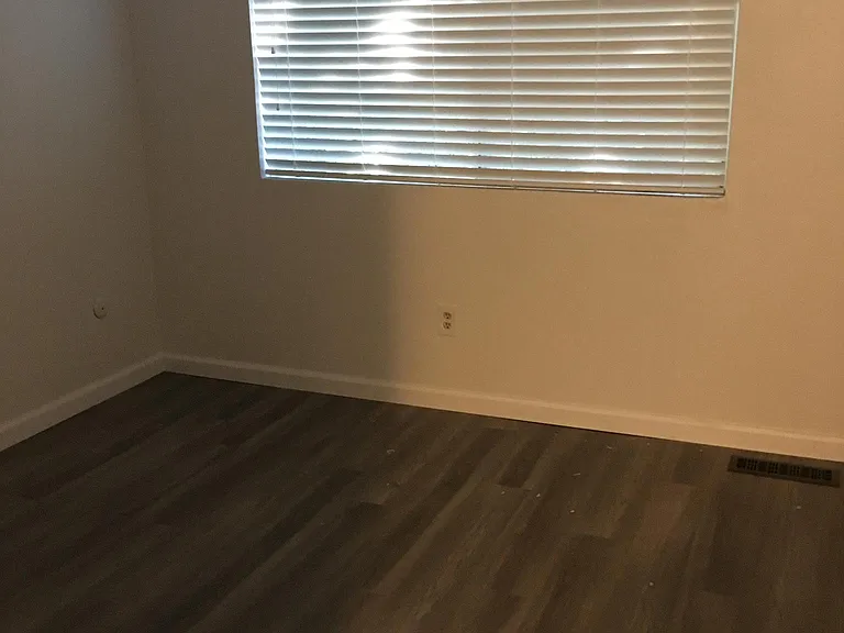 407 Enterprise Dr — Photo 7