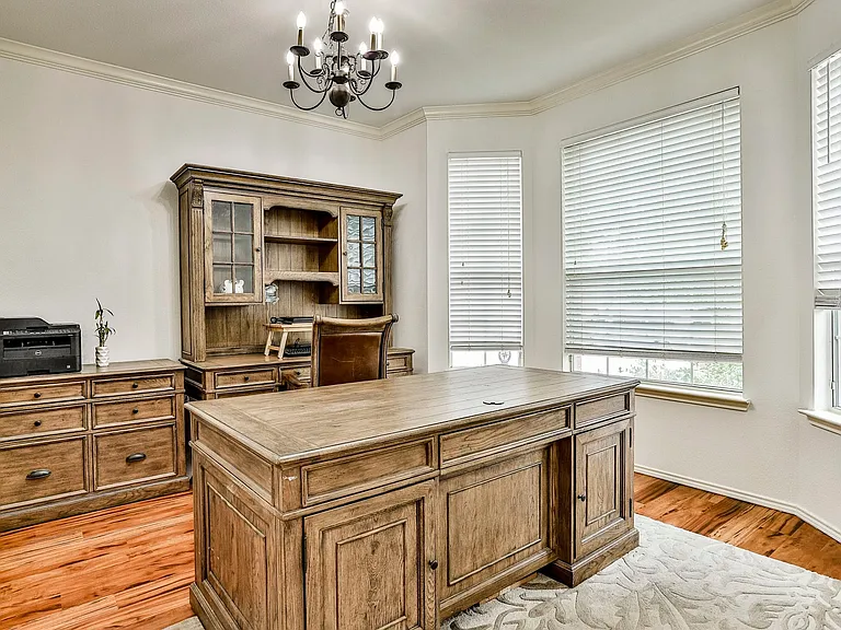 9921 Delamere Dr — Photo 7