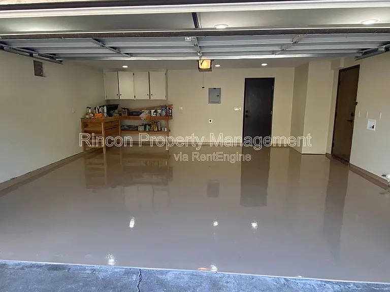 408 Galvin Cir — Photo 23