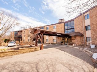 2680 Oxford St N APT 139, Roseville, MN 55113