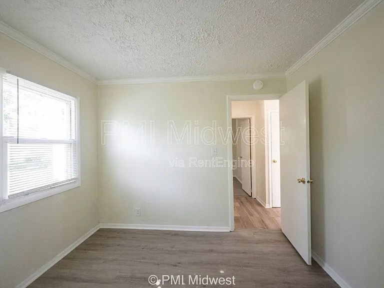 3146 Asbury St — Photo 9