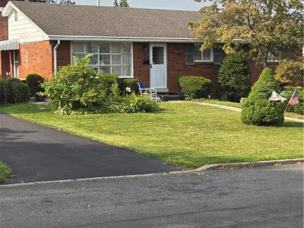 1209 W Highland St, Whitehall, PA 18052