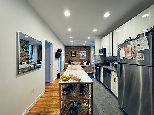 Rented by Metropolitan Property Group | media 9