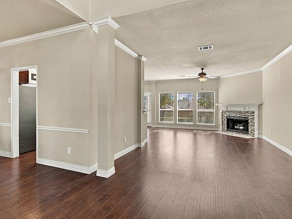 4th image of 1613 Scot Ln