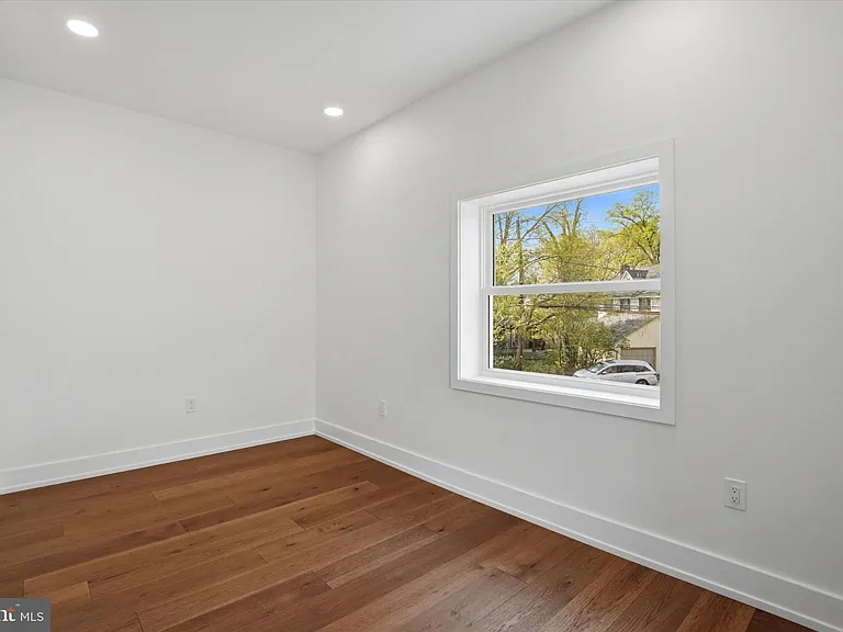 425 Grove Pl — Photo 21