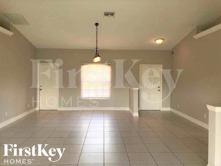 4115 10th St SW — Photo 2