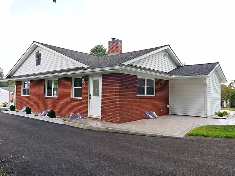 612 Southgate Rd — Photo 2
