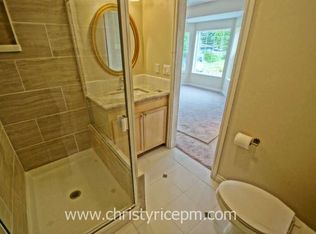 19705 61st Pl NE, Kenmore, WA 98028