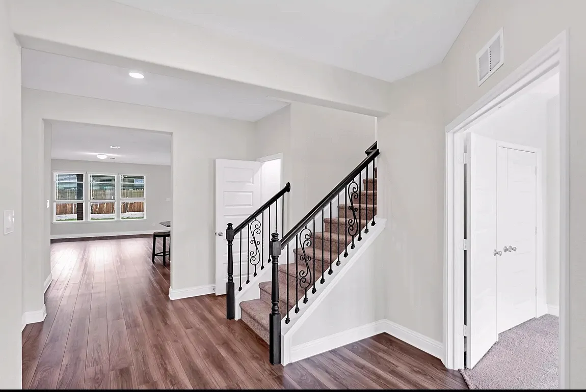 Building Photo - 3633 Keechi Creek Dr