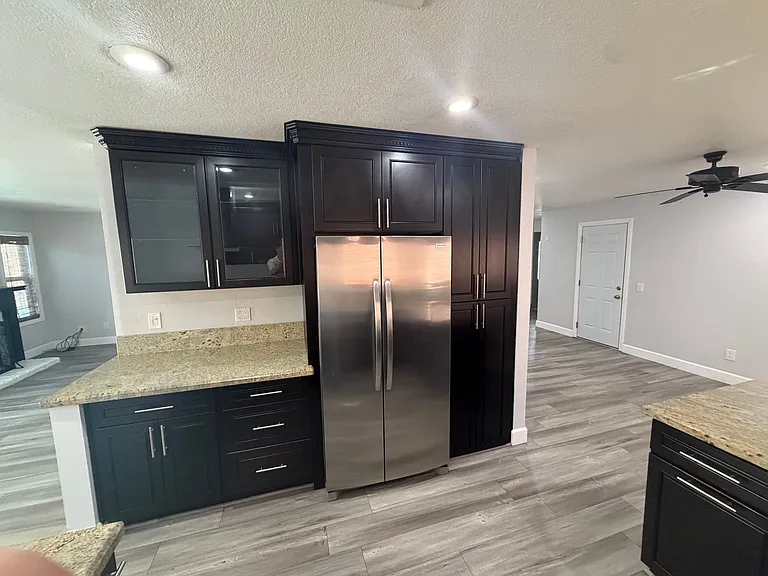 1118 Zircon St — Photo 8