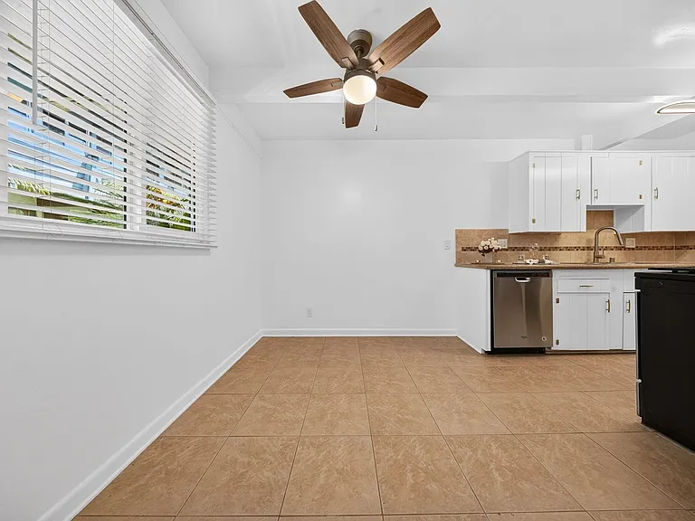 9025 National Blvd — Photo 13