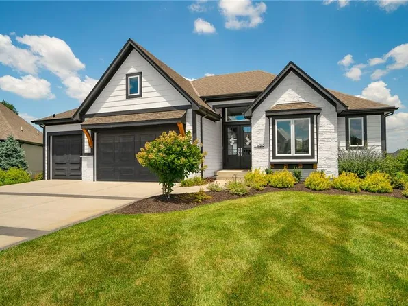 14510 S Parkhill St, Olathe, KS 66062