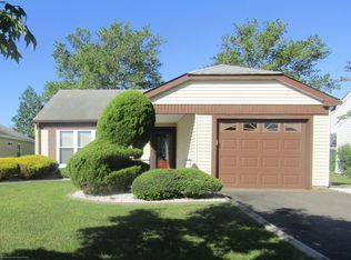 19 Oakham Row, Manchester, NJ 08759