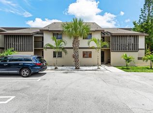 1647 Cabot Ln #8, Wellington, FL 33414