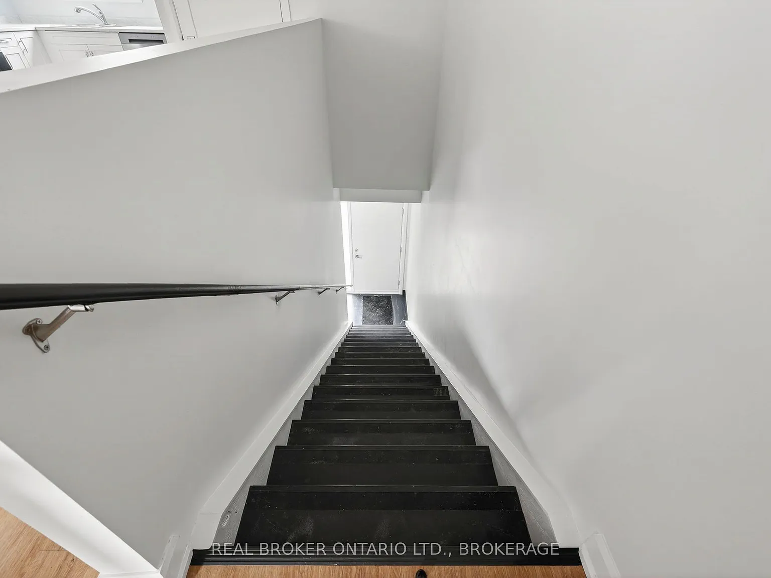 2 bed, $2,580 — Photo 3