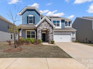 7418 Echoing Hills Ln, Maiden, NC 28650
