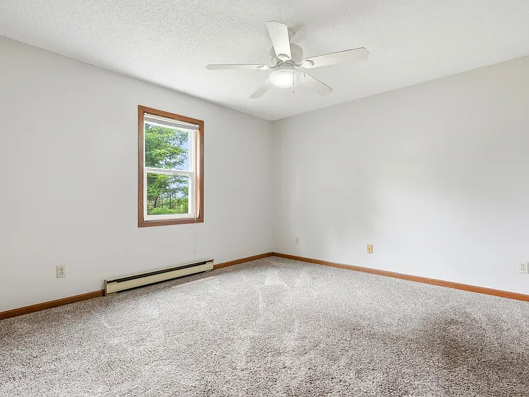 1462 E Kammerer Rd — Photo 13