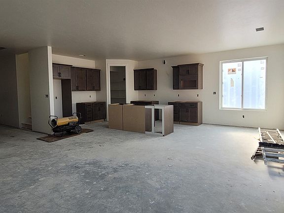 2nd image of 824 Gold Dust Ln