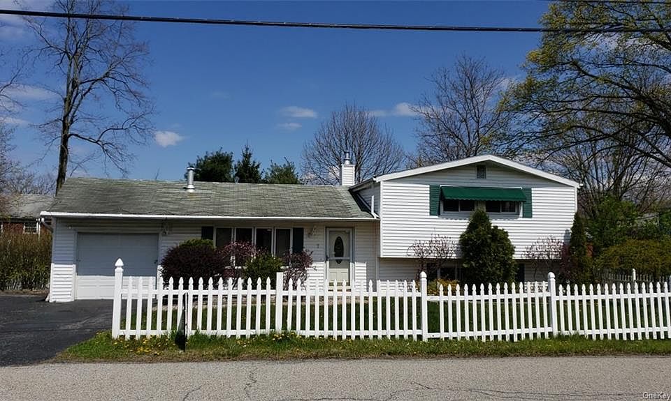 1st image of 7 Marshall Dr E